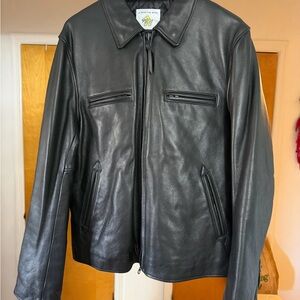 Taylor Stitch Black Leather Moto Jacket size XL (44)
Worn once or twice at most.